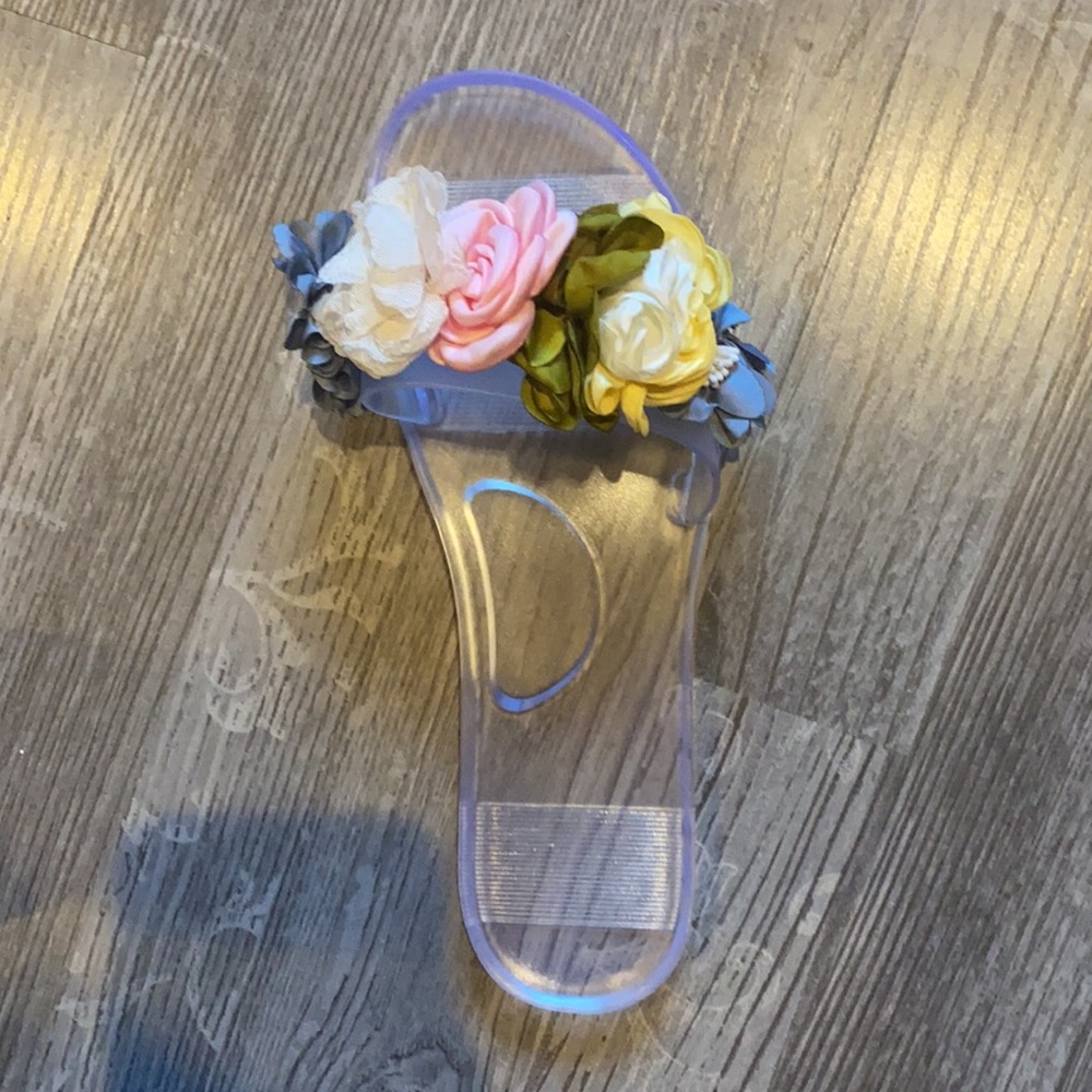 BNWT Women’s floral design transparent slides